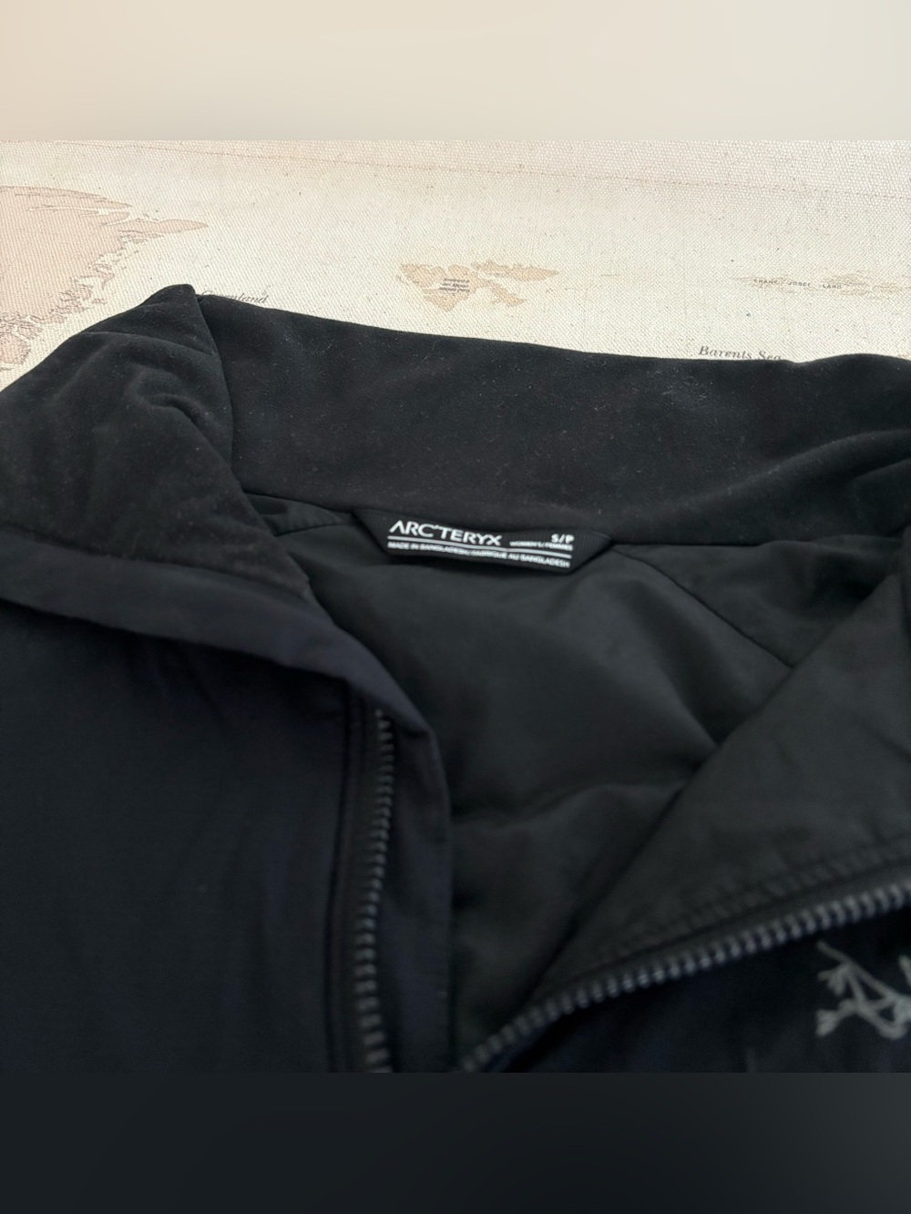 Arc'teryx Atom SL Insulated Jacket Size Medium Black - Picture 8 of 16